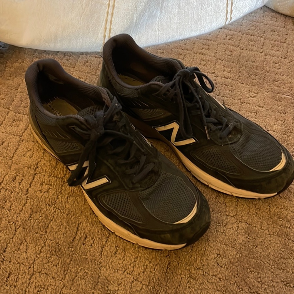 Mens new balance sneakers 990 V5 size 12.5